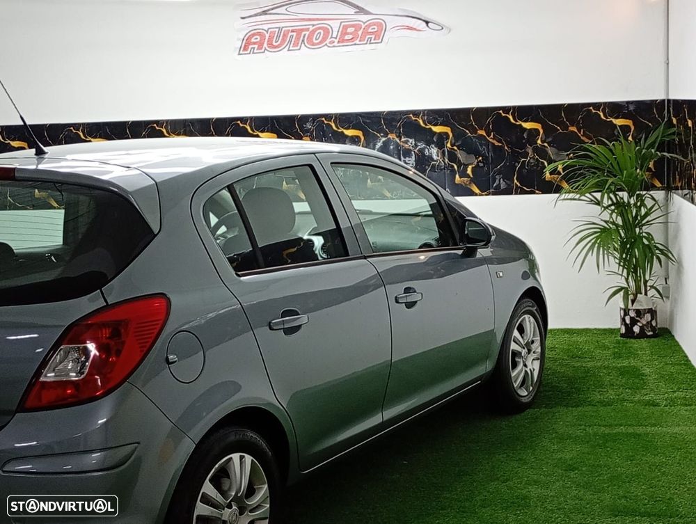 Opel Corsa 1.2 Cosmo - 20