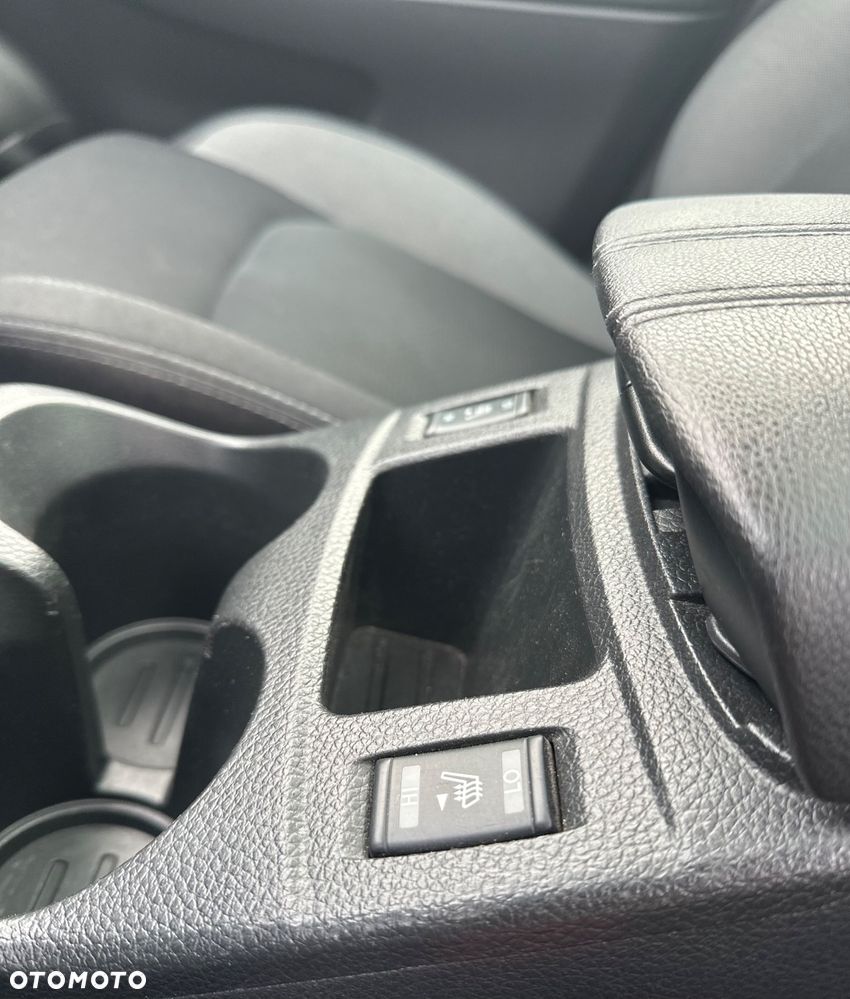 Nissan Qashqai 1.3 DIG-T N-Connecta DCT - 28