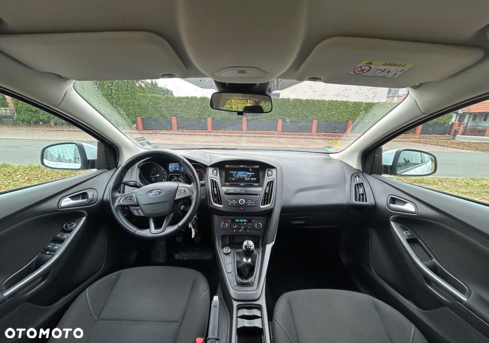 Ford Focus SW - 11