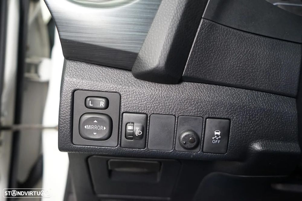 Toyota Auris 1.4 D-4D Comfort - 22
