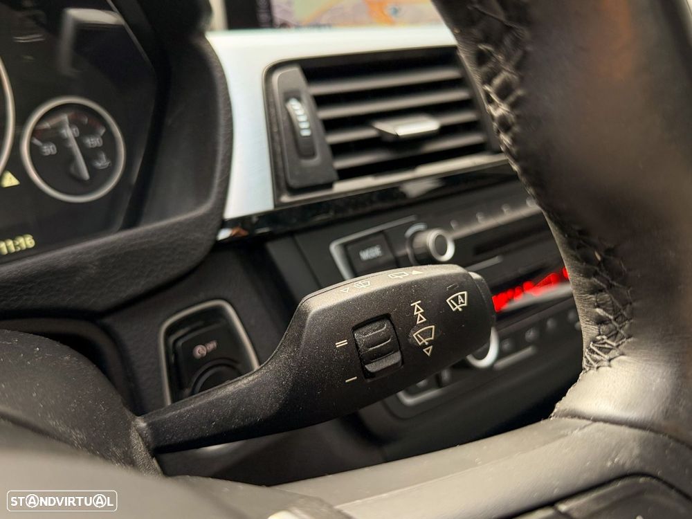 BMW 320 d Touring Auto Pack M - 44