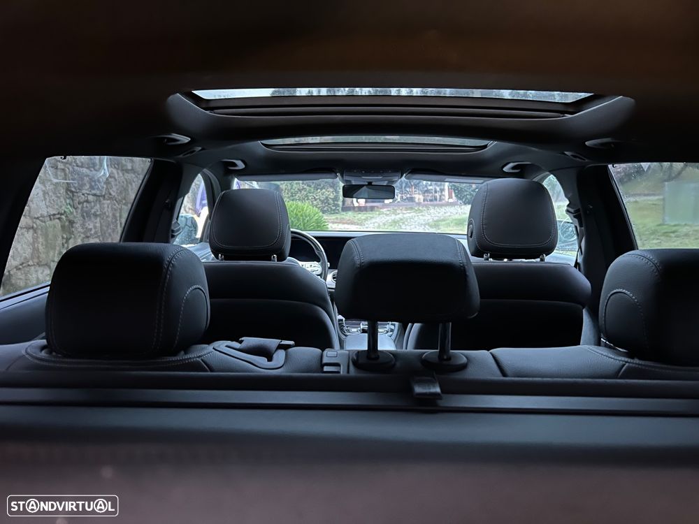 Mercedes-Benz E 300 - 11