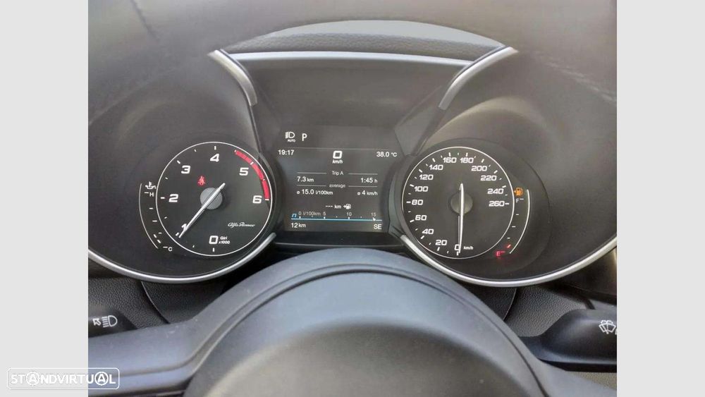 Alfa Romeo Giulia 2.2 D Super AT8 - 11