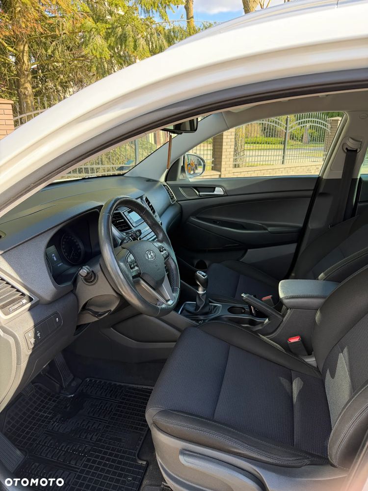 Hyundai Tucson 1.7 CRDI BlueDrive GO 2WD - 11