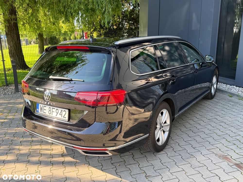Volkswagen Passat Variant 2.0 TDI EVO Elegance DSG - 13