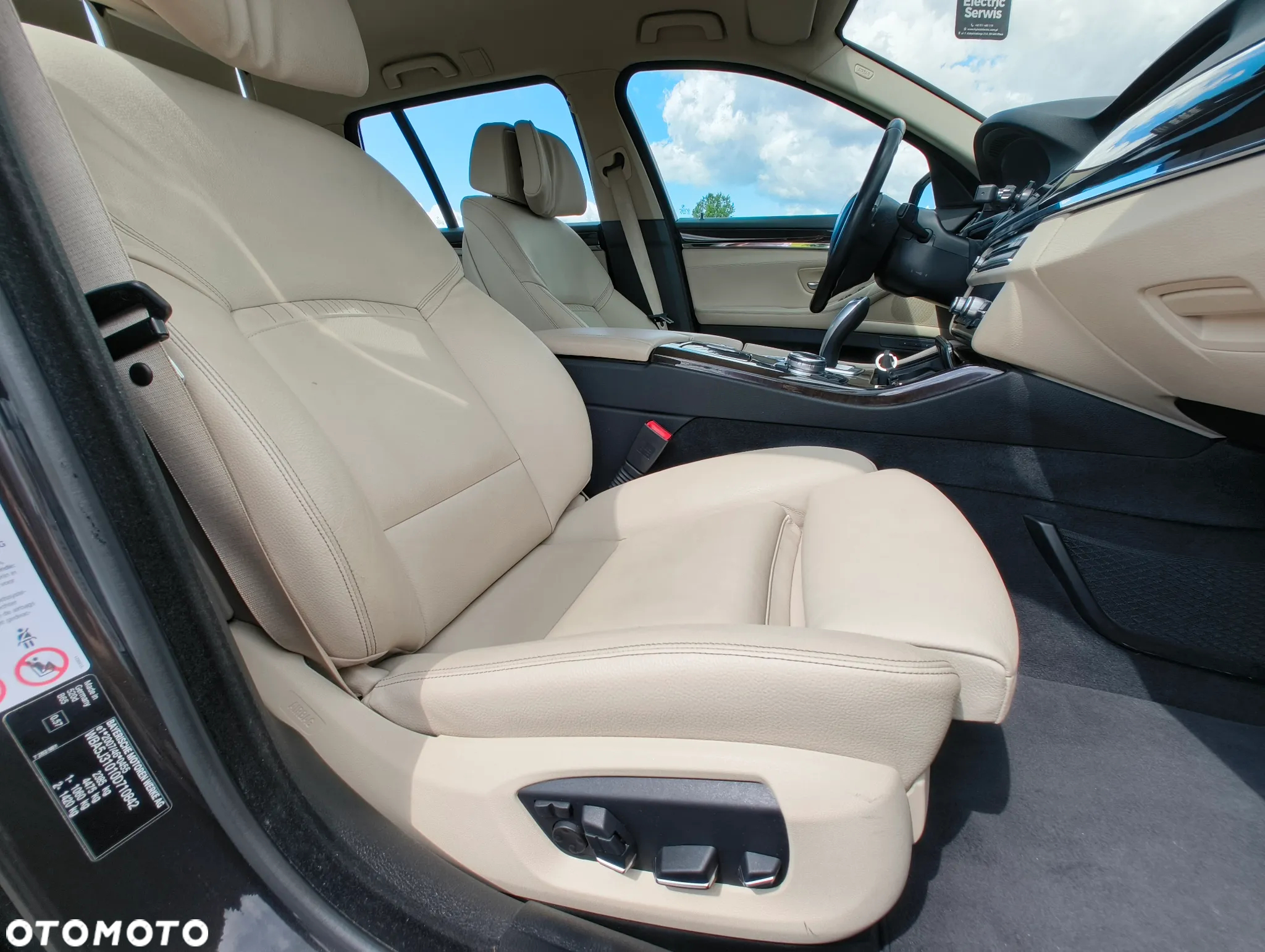 BMW Seria 5 520d Touring Luxury Line - 26