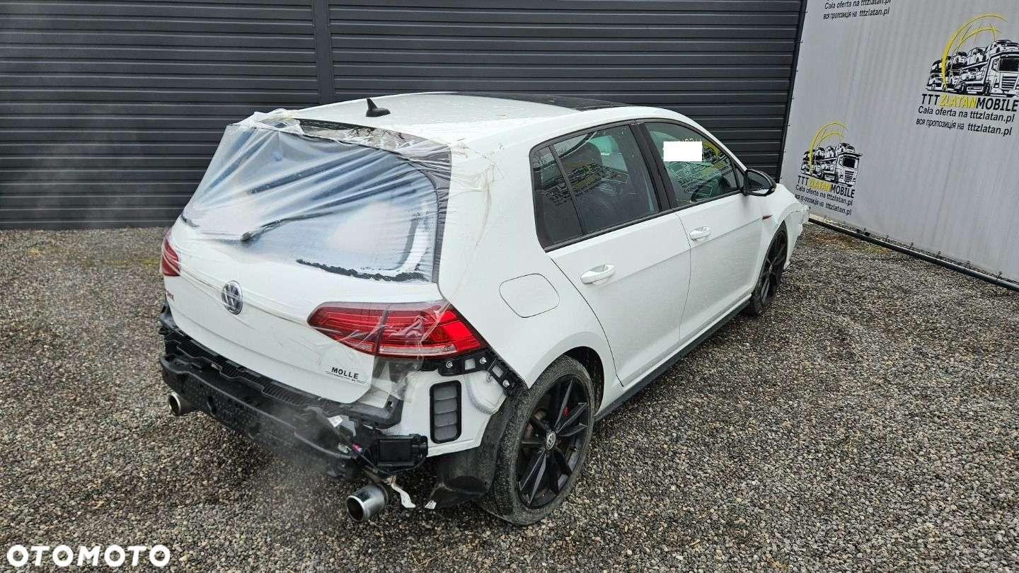 Volkswagen Golf - 19