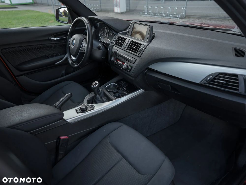 BMW Seria 1 116d DPF - 32