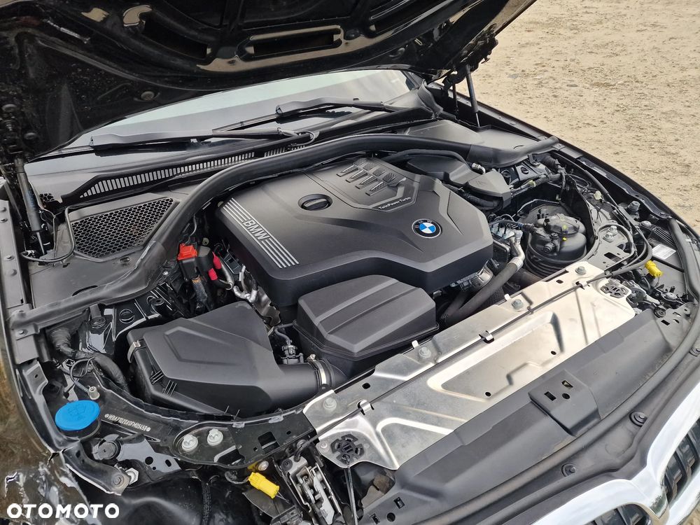 BMW Seria 3 318i M Sport - 33