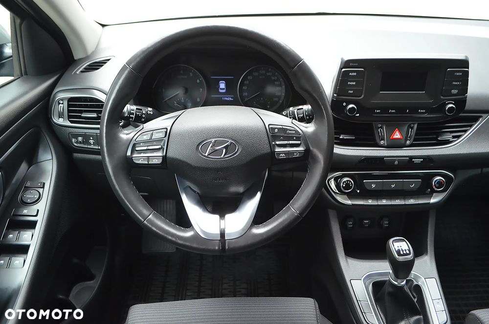 Hyundai i30 1.5 DPI Modern - 11
