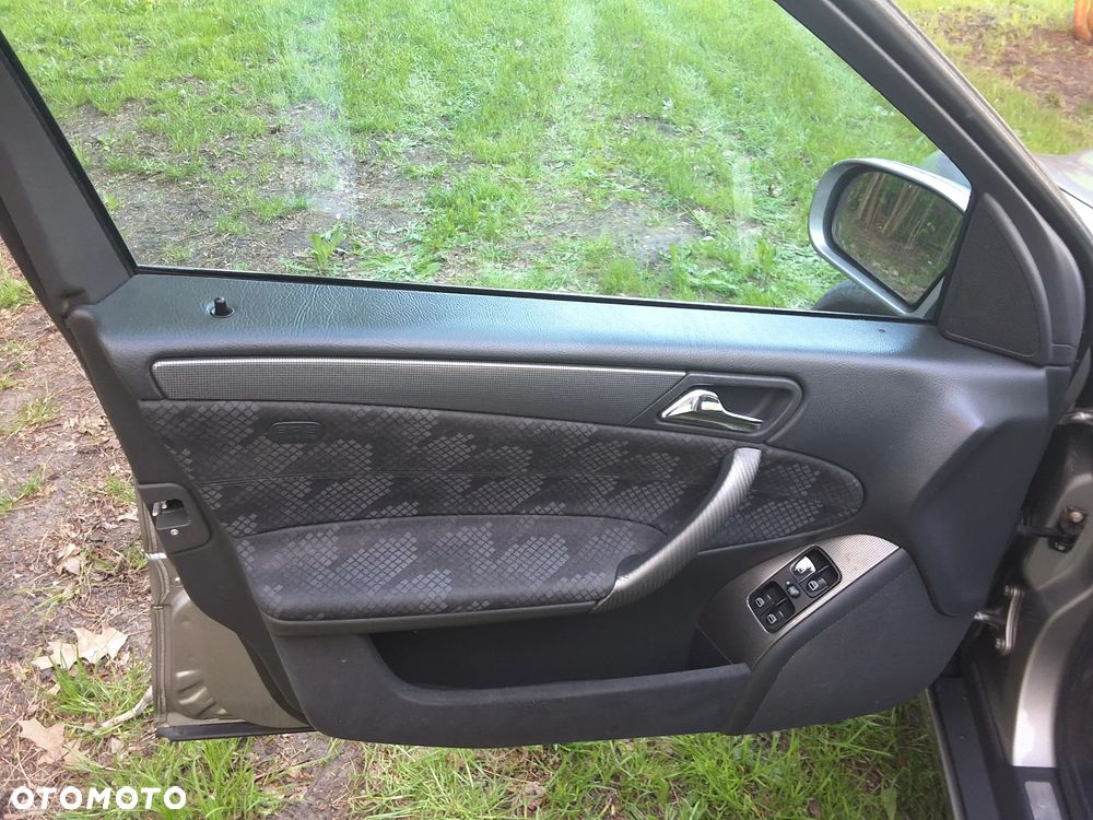 Mercedes-Benz Klasa C 200 Kompressor Avantgarde Sport Edition - 16