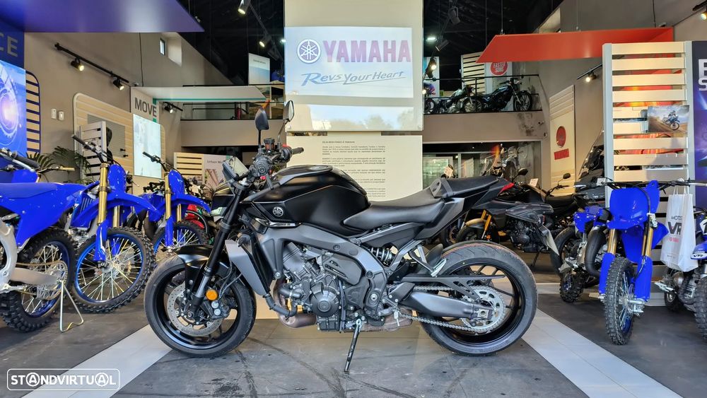 Yamaha MT-09 Y-AMT - 10