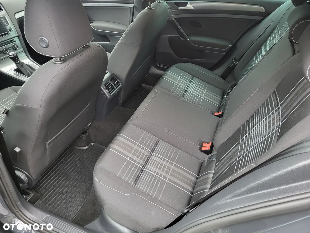 Volkswagen Golf 2.0 TDI BlueMotion Technology Lounge - 16