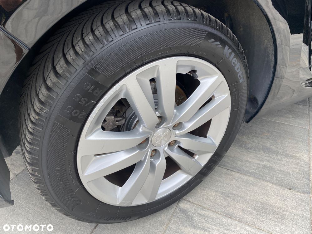 Peugeot 308 1.5 BlueHDi Allure Pack S&S - 32