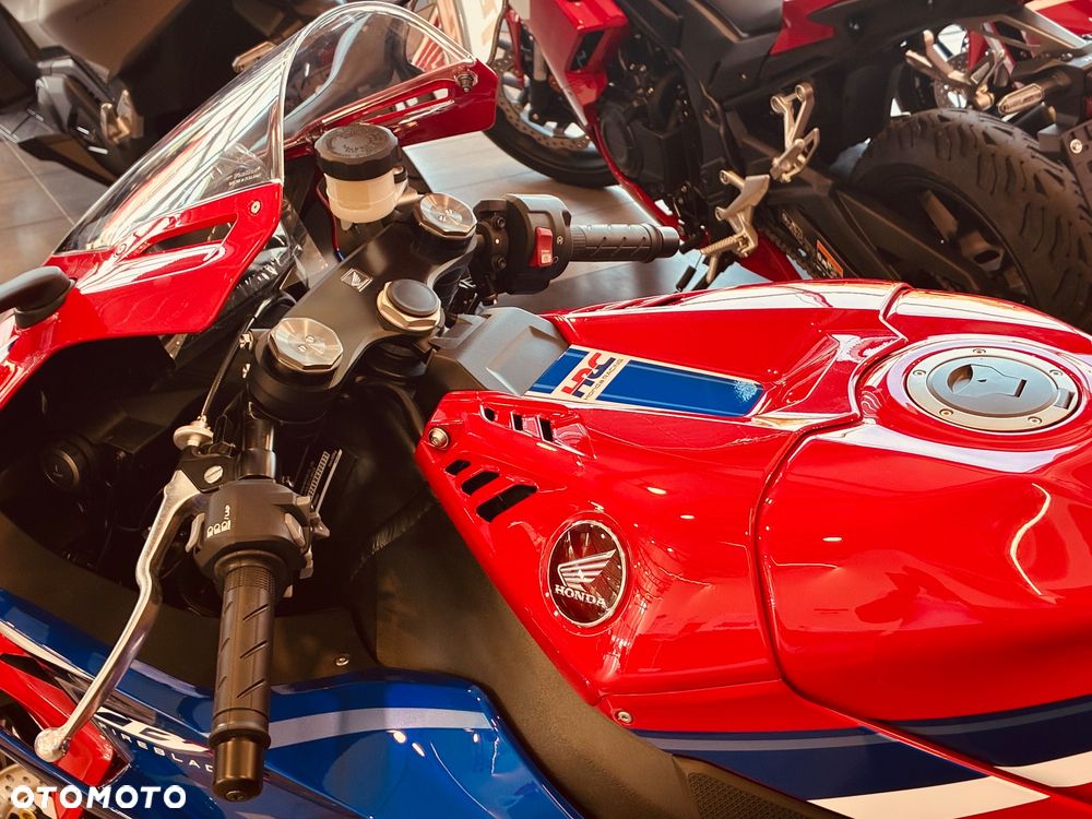 Honda CBR - 7
