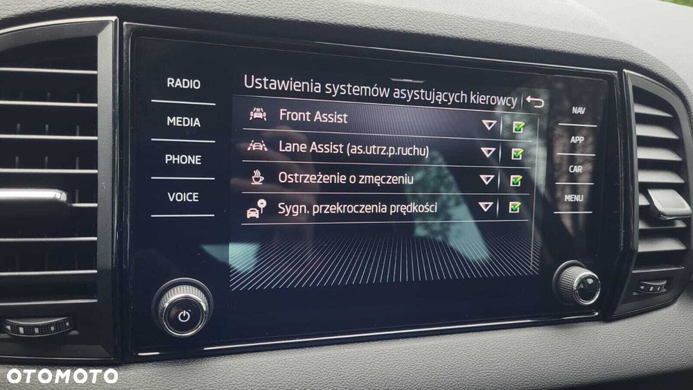 Skoda Karoq 1.5 TSI ACT Selection DSG - 30