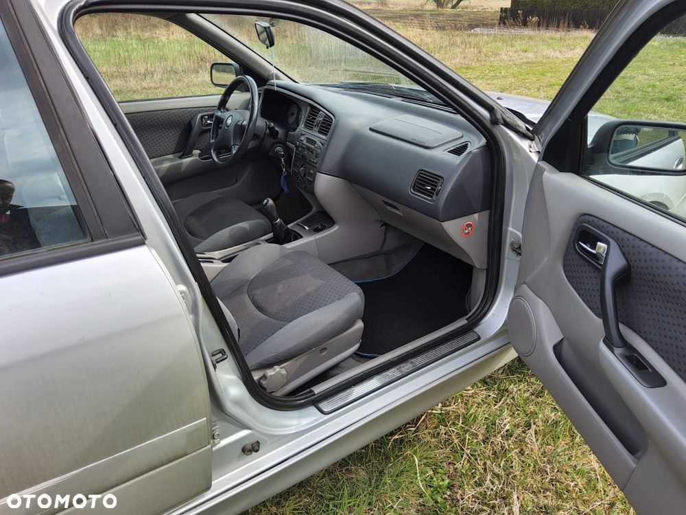 Nissan Primera 1.8 Comfort High - 4