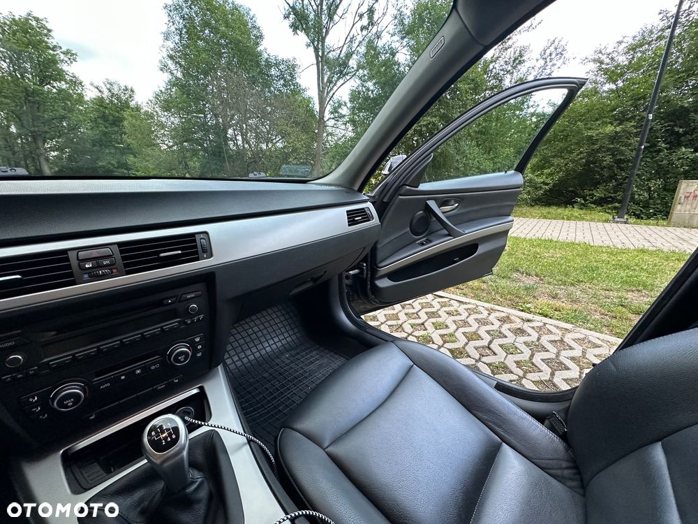 BMW Seria 3 318i - 16