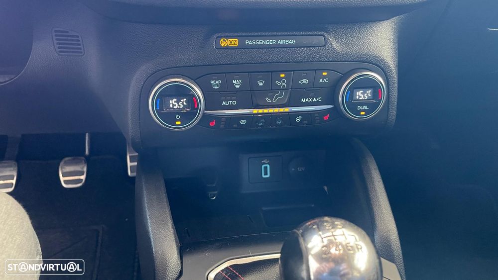 Ford Focus 1.0 EcoBoost S&S ST-LINE - 14