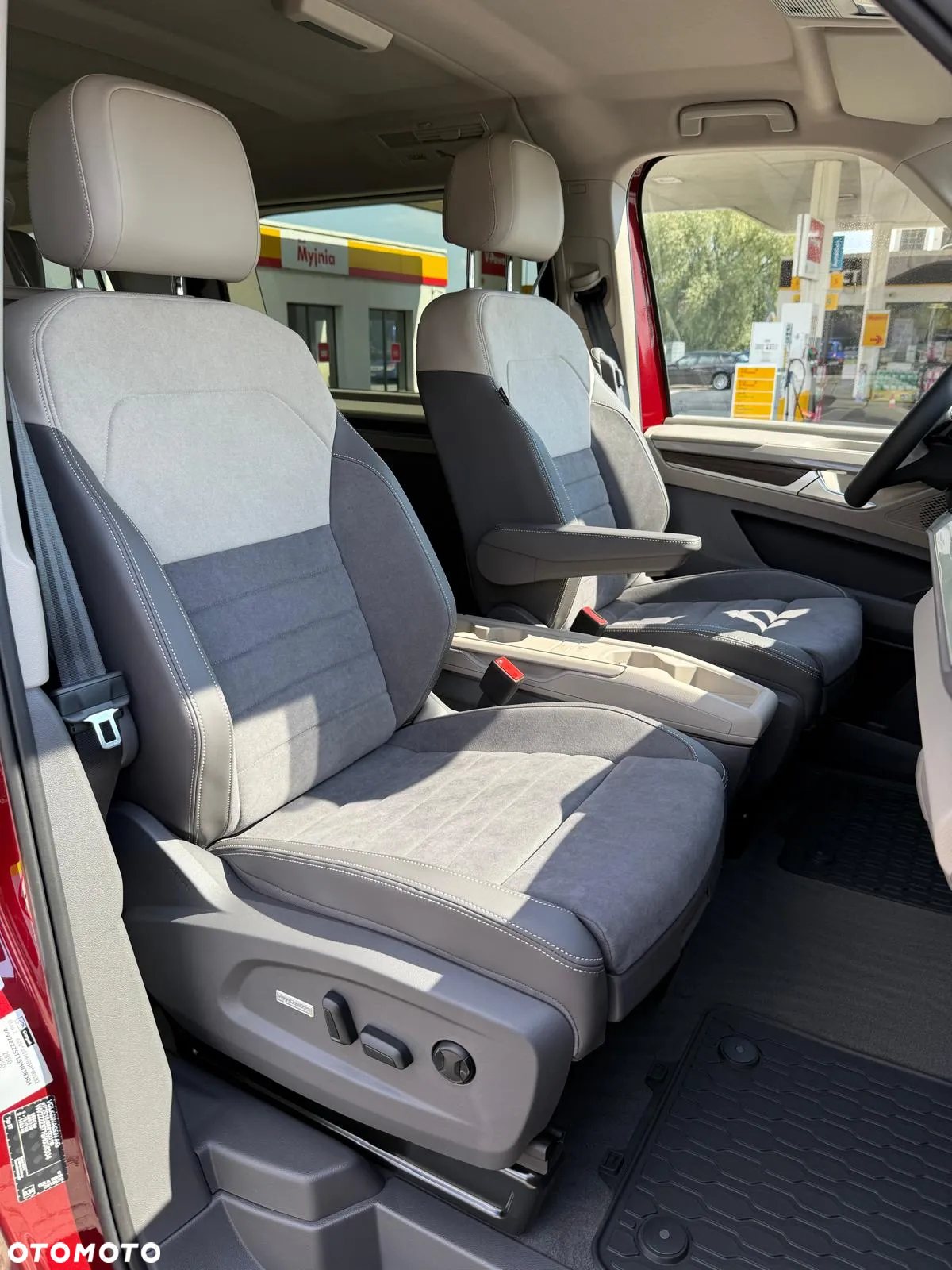 Volkswagen Multivan 2.0 TDI L2 Style DSG - 12
