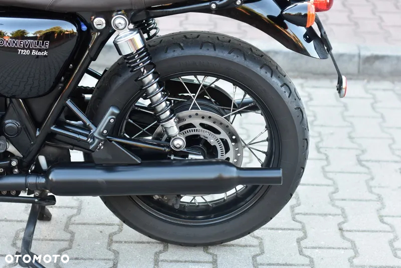 Triumph Bonneville - 32