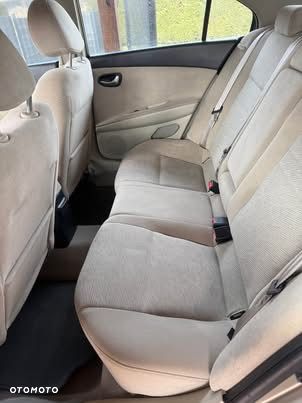 Nissan Primera 2.0 SLX - 11