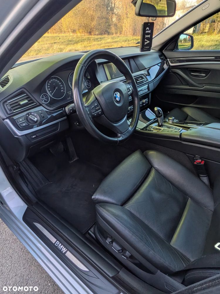BMW Seria 5 530d xDrive - 9
