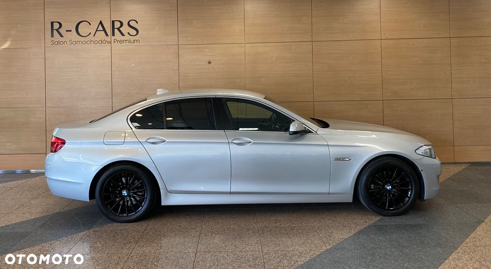 BMW Seria 5 523i Sport-Aut - 3