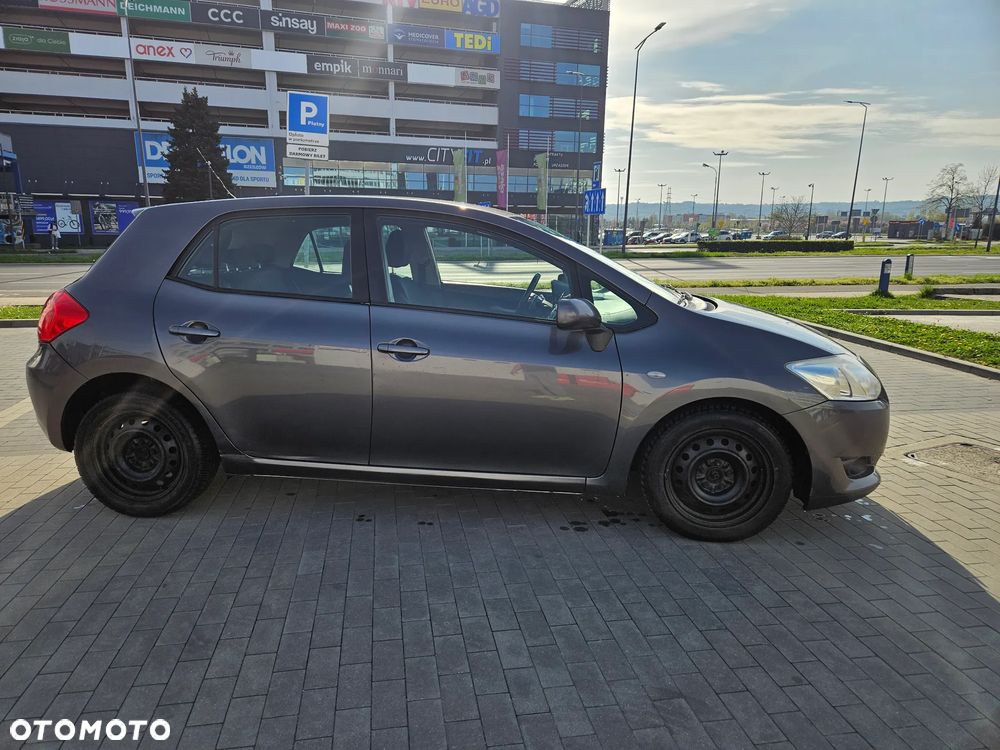 Toyota Auris 1.4 D-4D Premium MM - 2