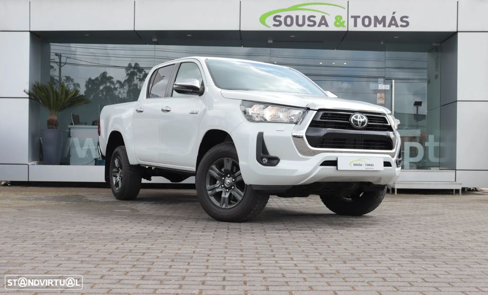 Toyota Hilux 2.4 D-4D 4WD CD CH Aut. - 1