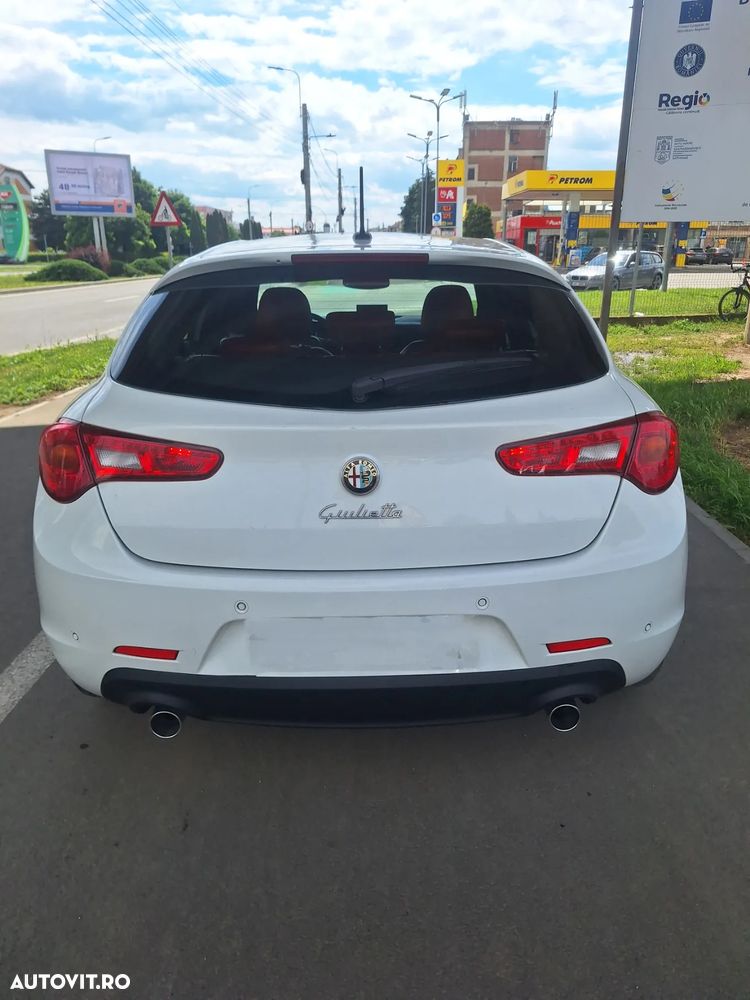 Alfa Romeo Giulietta 2.0 JTDM 16V - 8