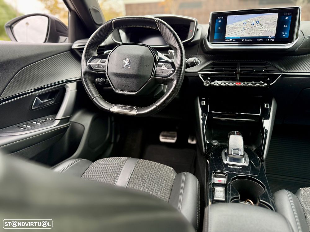 Peugeot 2008 PureTech 130 EAT8 GT - 7