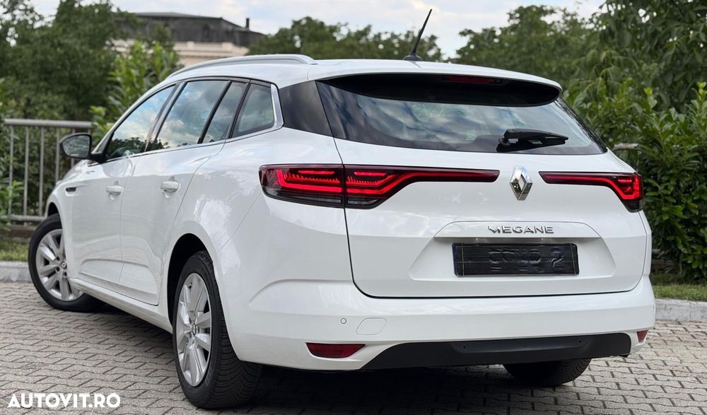 Renault Megane BLUE dCi EDC Zen - 11
