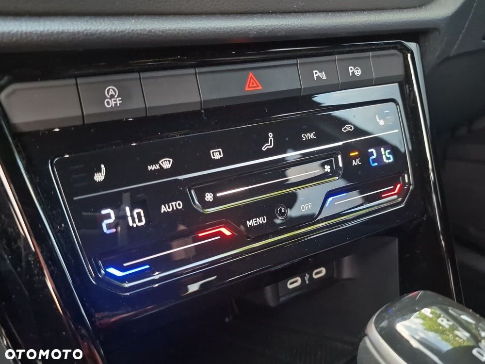 Volkswagen T-Roc - 24
