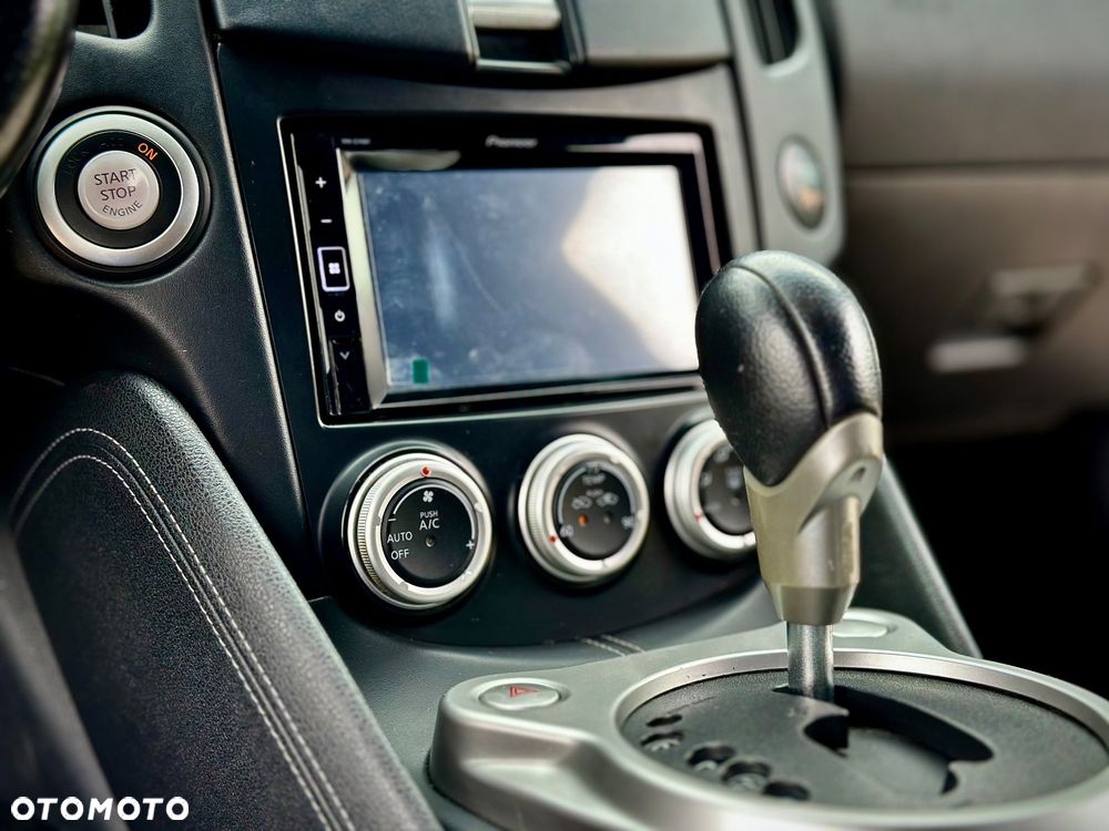 Nissan 370 Z - 12