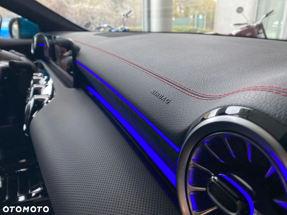 Mercedes-Benz CLA 180 AMG Line 7G-DCT - 19