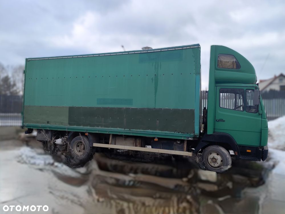 Mercedes-Benz 814 - 5