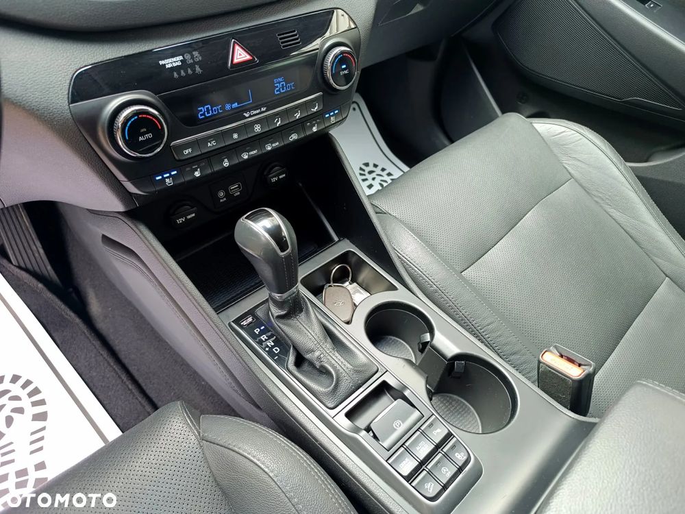 Hyundai Tucson blue 1.7 CRDi 2WD DCT Premium - 29
