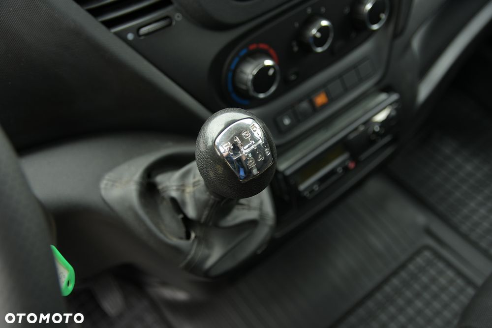 Iveco DAILY//70C17// 3.0 170 KM- podwójne tylne koła// WYWROTKA 3-stronna// Rozstaw osi 410 cm// SALON POLSKA//BEZWYPADKOWY// I WŁAŚCICIEL - 25