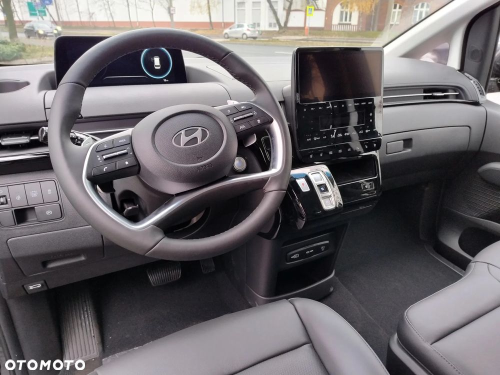 Hyundai Staria 1.6 T-GDI HEV Smart VIP - 9