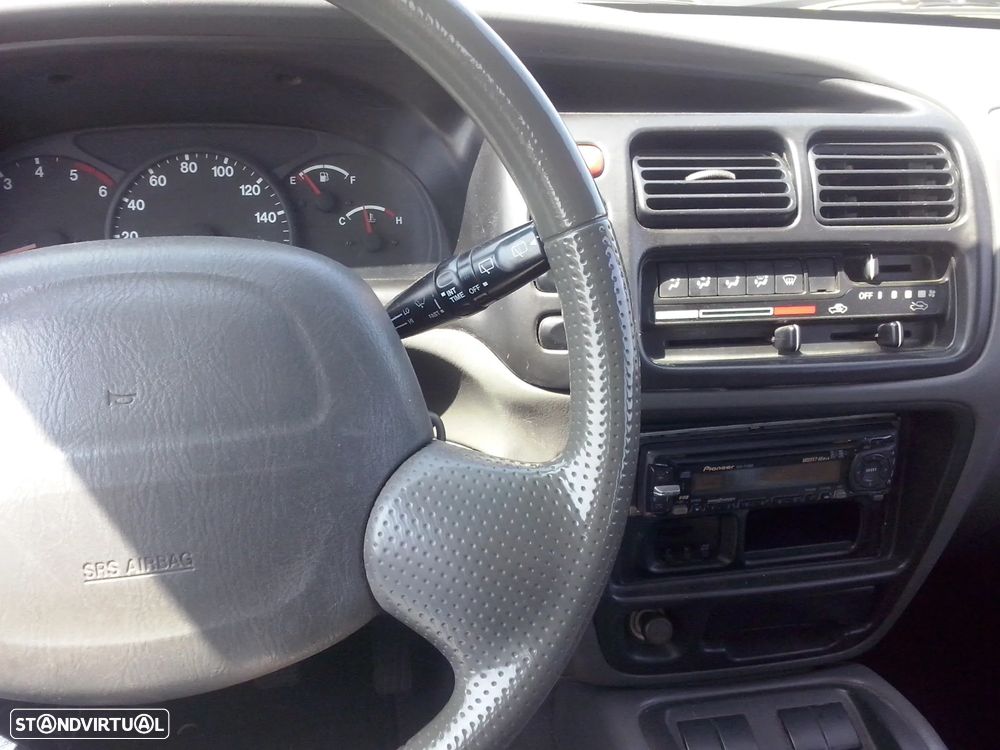 Suzuki Grand Vitara Metal Top 2.0 TDi - 6