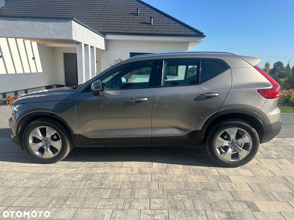 Volvo XC 40 T3 Momentum Pro - 3
