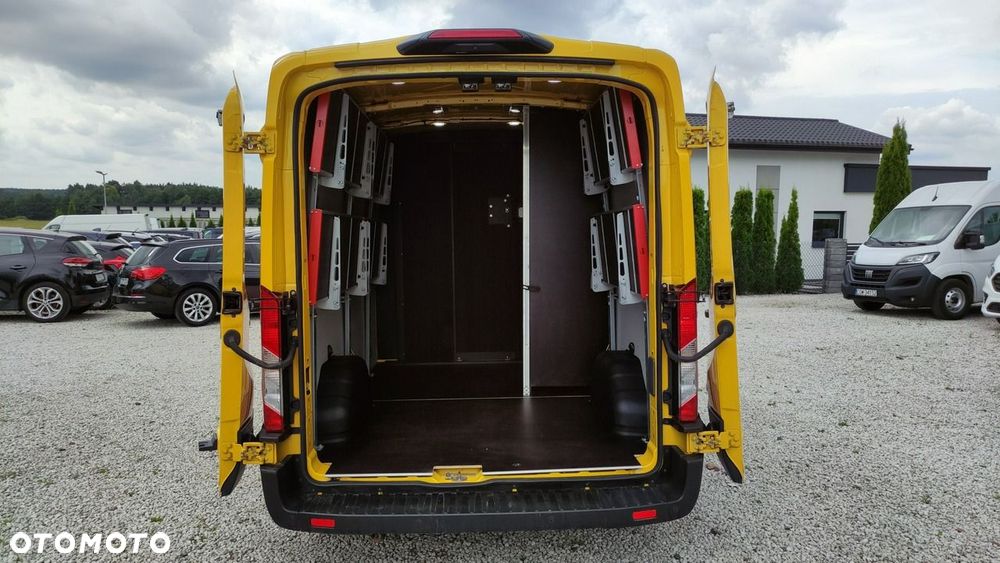 Ford Transit - 22