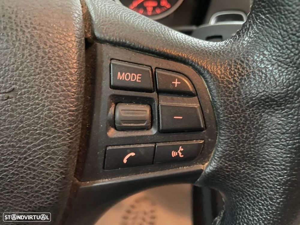 BMW 116 d Line Luxury Auto - 36