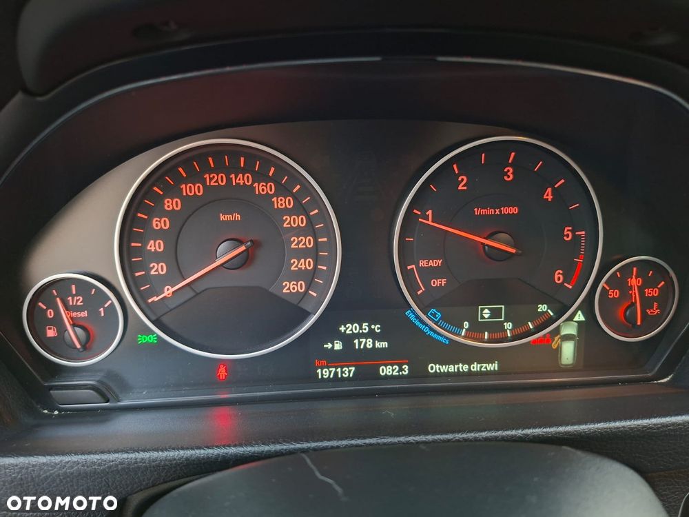 BMW Seria 3 318d - 14