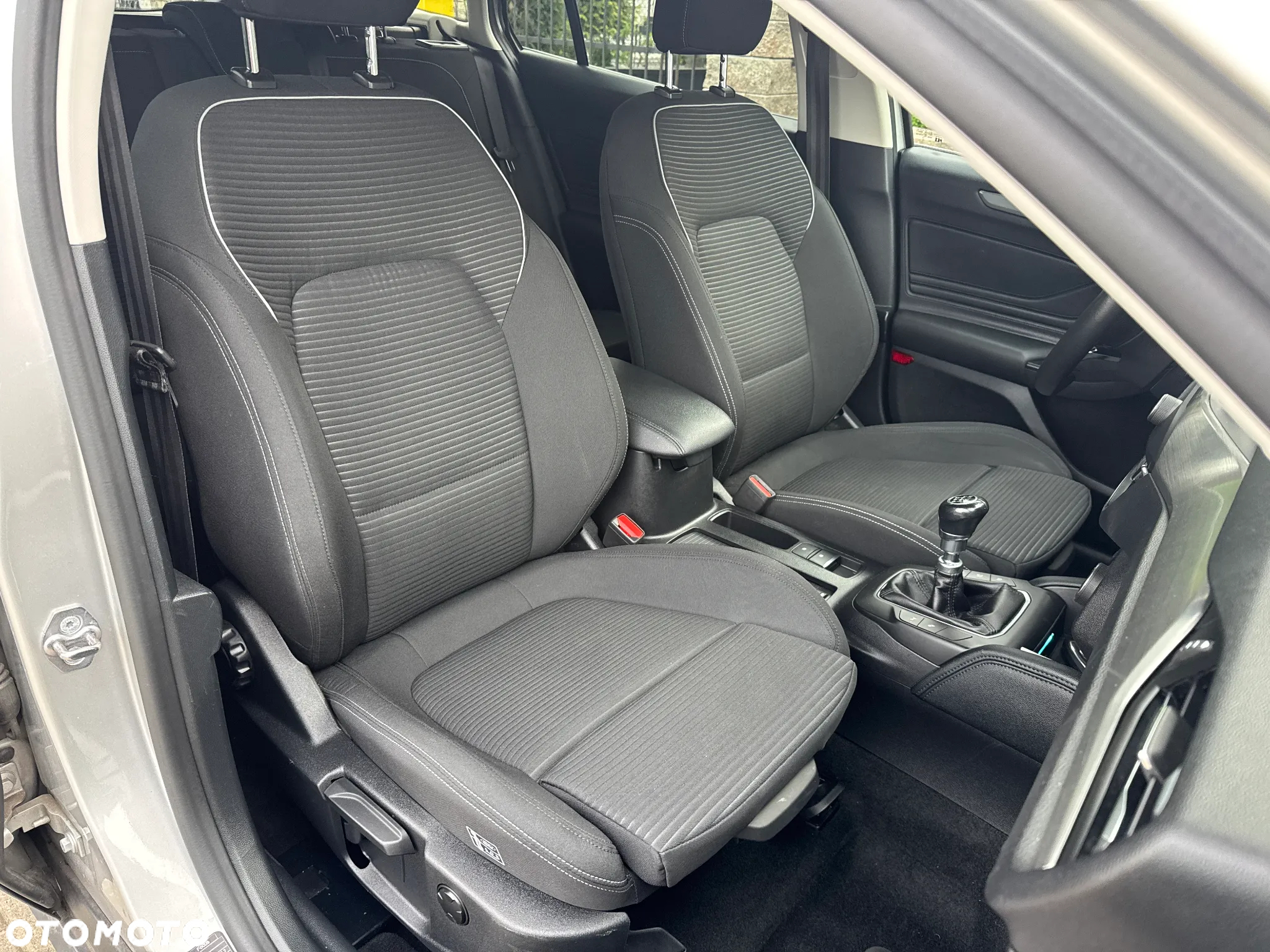 Ford Focus 1.5 EcoBoost Start-Stopp-System TITANIUM - 10