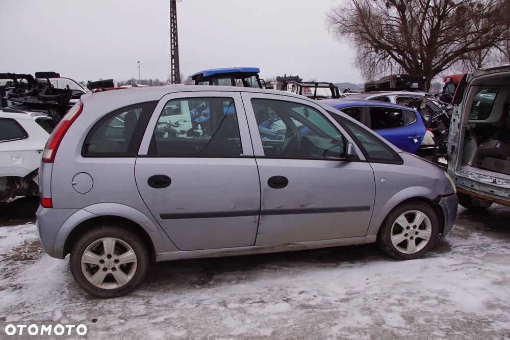 Auto na części - Opel Meriva A 1.7 CDTI 101 KM Z17DTH F23 4AU 2004R Silnik Skrzynia Drzwi Maska Zderzak Błotnik Klapa Lampa Lusterko Klamka Szyba Deska Kokpit Sterownik Moduł Czujnik Licznik Wyświetlacz Panel Kierownica - 3