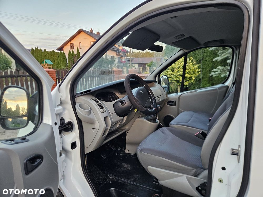 Renault Trafic Passenger Expression - 9