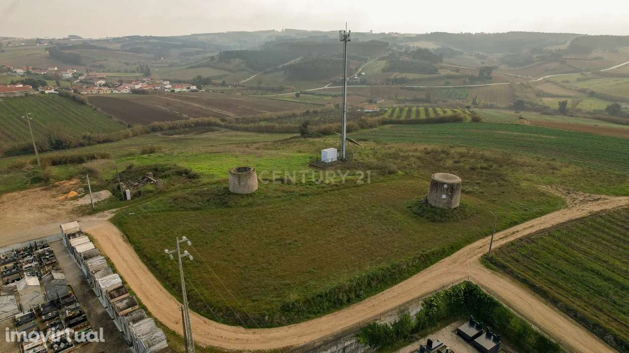 **EXCELENTE OPORTUNIDADE DE INVESTIMENTO NA LOURINHÃ** - Grande imagem: 2/30