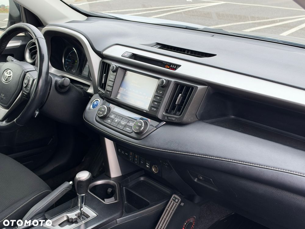 Toyota RAV4 Hybrid Premium 4x2 - 26